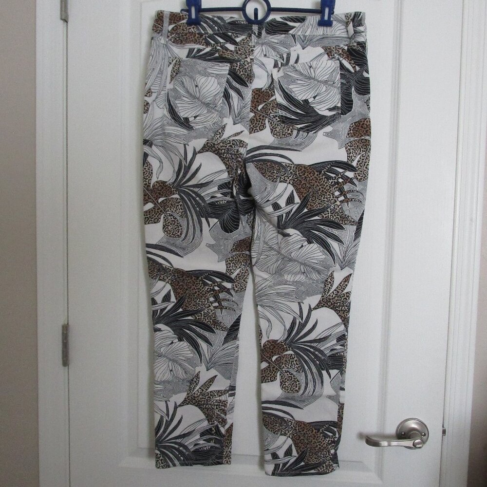 Printed Pattern Cropped Jeans - image 3